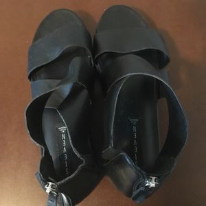 Women sandals